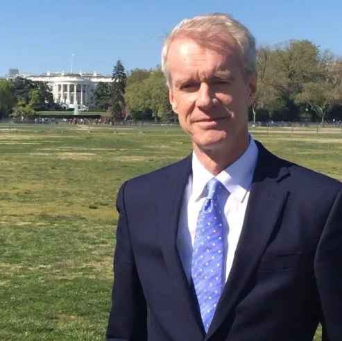 Stephen Sackur for outdoor News Reporting. income, earning, net worth and salary
